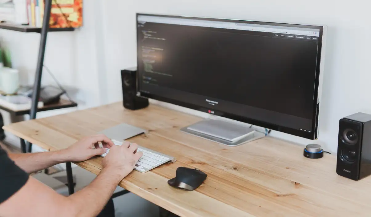 Monitor Ultrawide vs. 4K - Co wybrać?